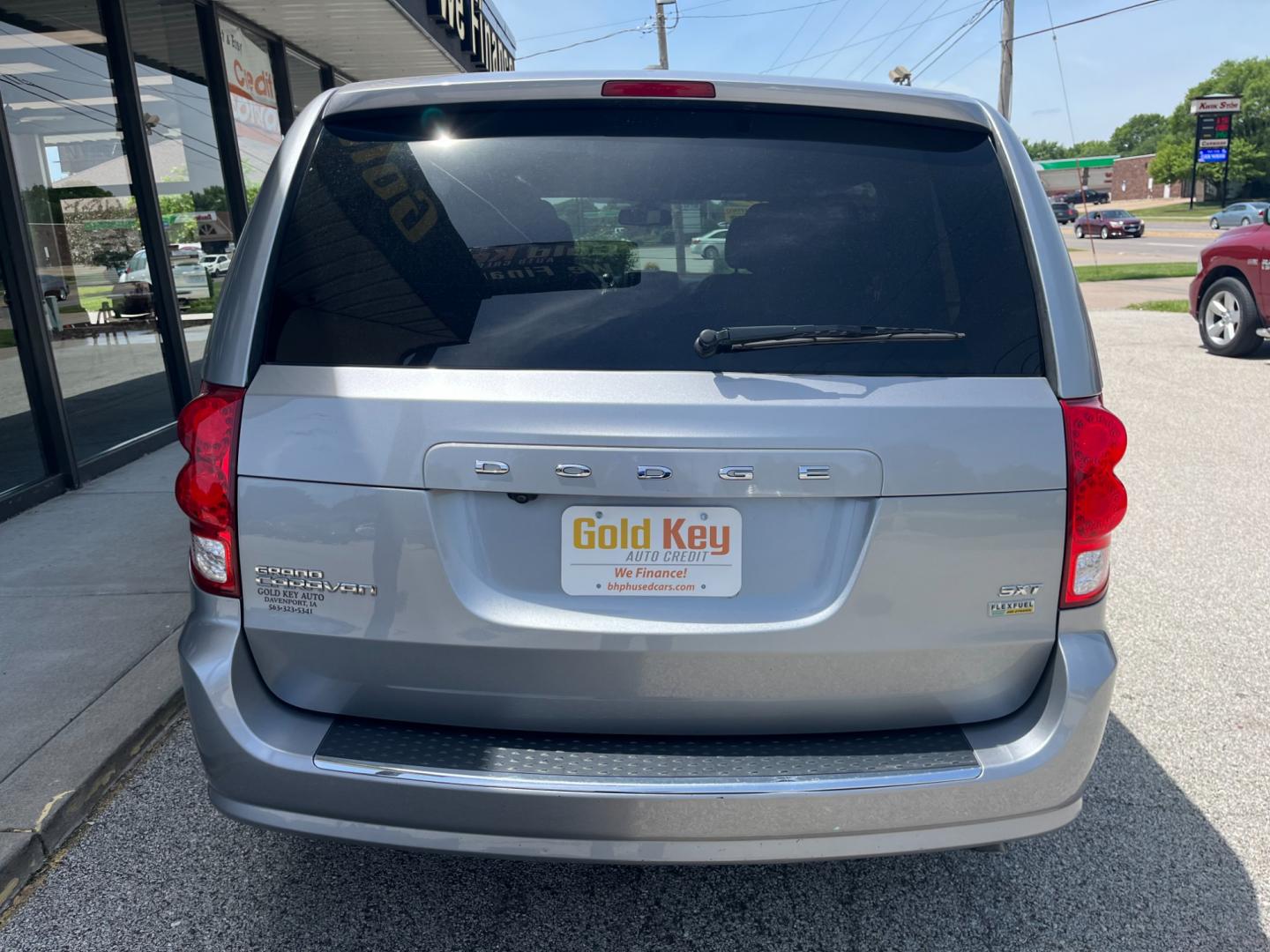 2019 Billet Clear Coat Dodge Grand Caravan SXT (2C4RDGCGXKR) with an 3.6L V6 DOHC 24V engine, 6-Speed Automatic transmission, located at 1633 W Kimberly, Davenport, IA, 52806, (563) 323-5341, 41.559456, -90.598732 - Photo#3